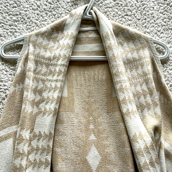 Dynamite long sleeveless cardigan, size Small - Picture 3 of 3